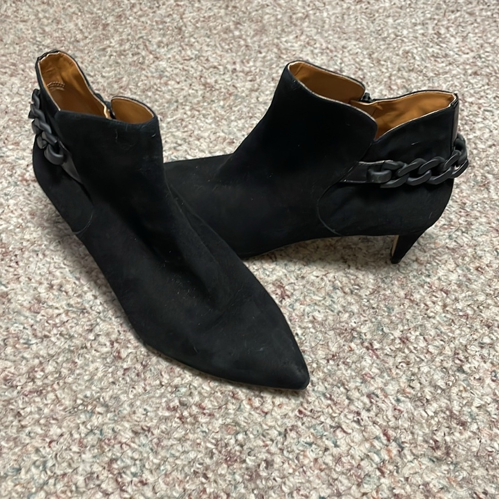 Enzo Angiolini Elegant Black Ankle Boots with chain accent